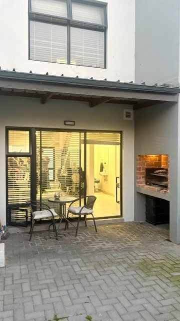 2 Bedroom Property for Sale in Zonnendal Western Cape